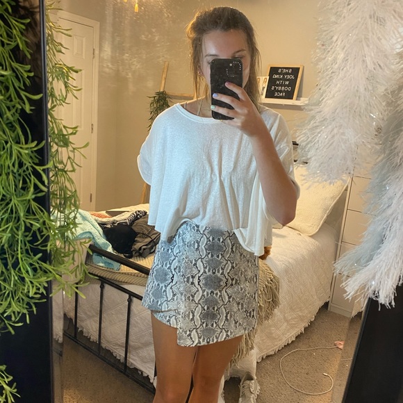 She+Sky Snake print Envelope Skort - Picture 5 of 6